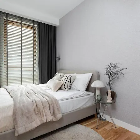 Aura Premium Mokotow Apartamento *